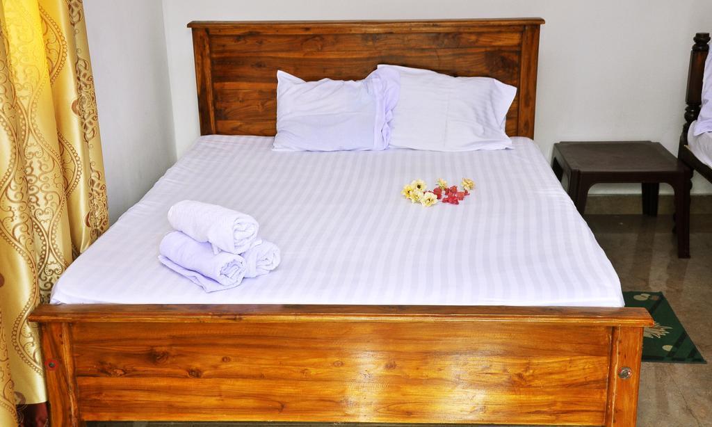 Hotel Flamingo 아누라다푸라 외부 사진